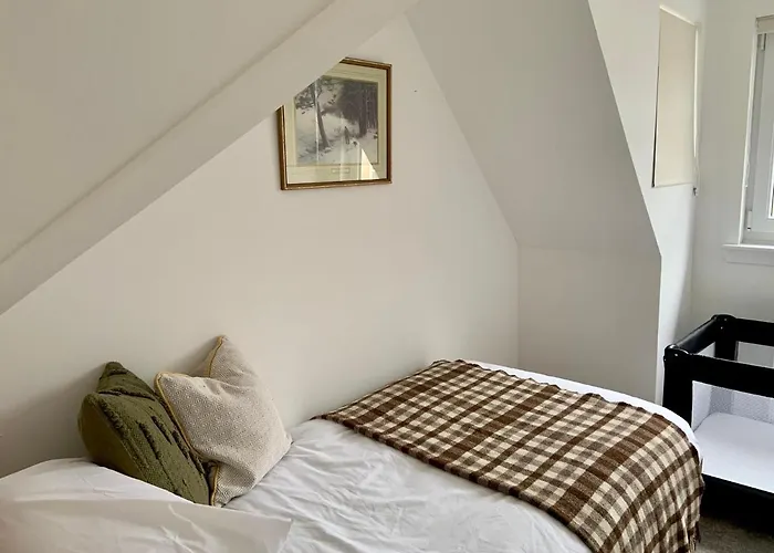 Stunning Apartment In Callander