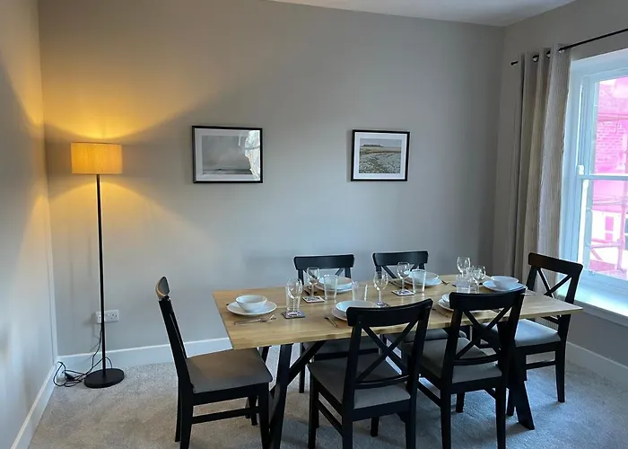 Stunning Apartment In Callander